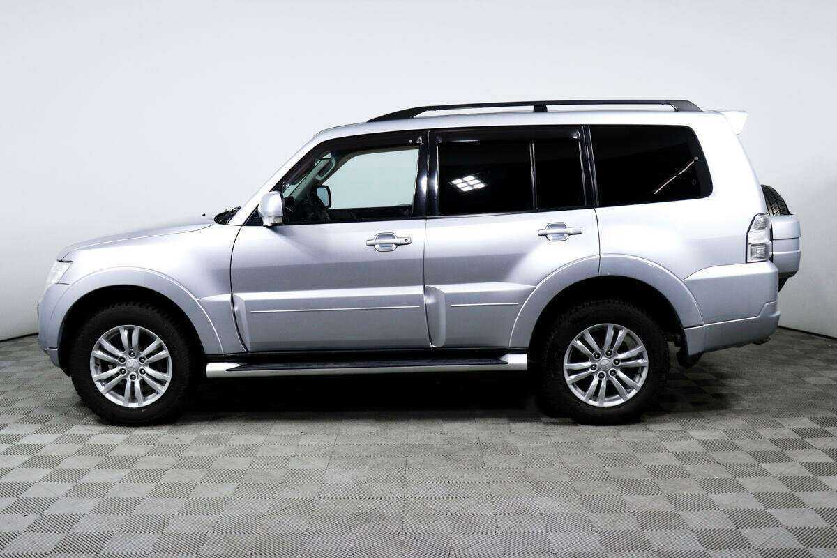 Mitsubishi Pajero с пробегом — 2012 год. Фото: #7