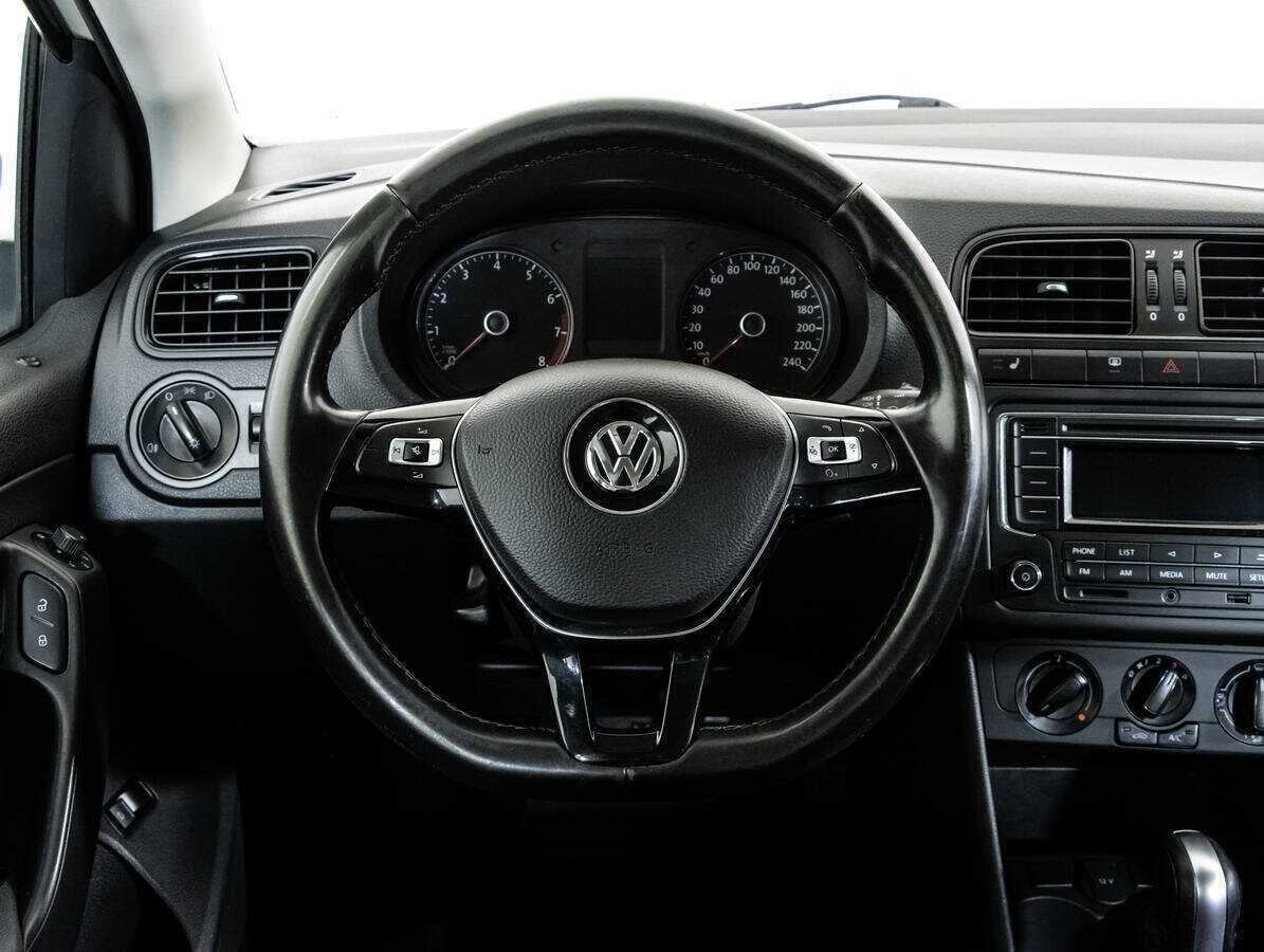 Volkswagen Polo с пробегом — 2020 год. Фото: #11