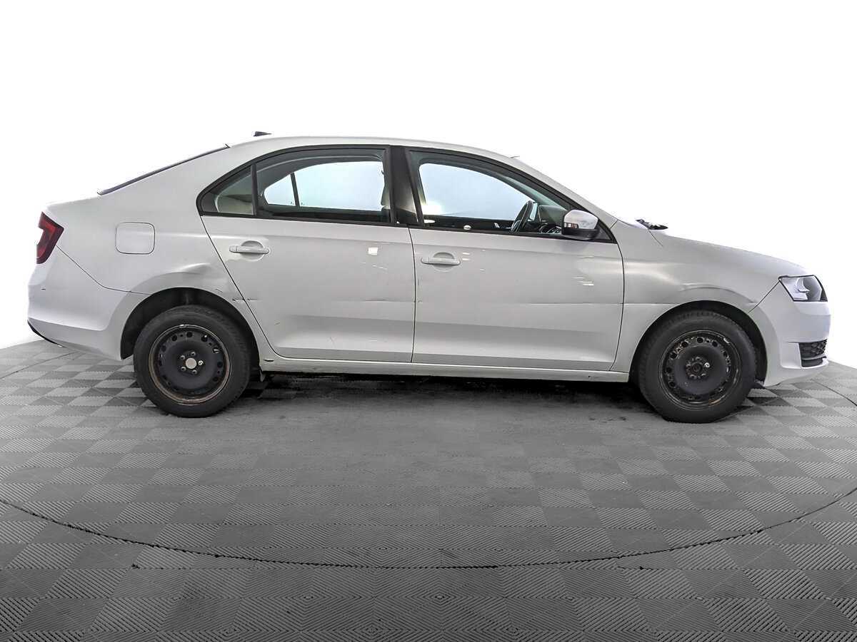 Skoda Rapid с пробегом — 2019 год. Фото: #3