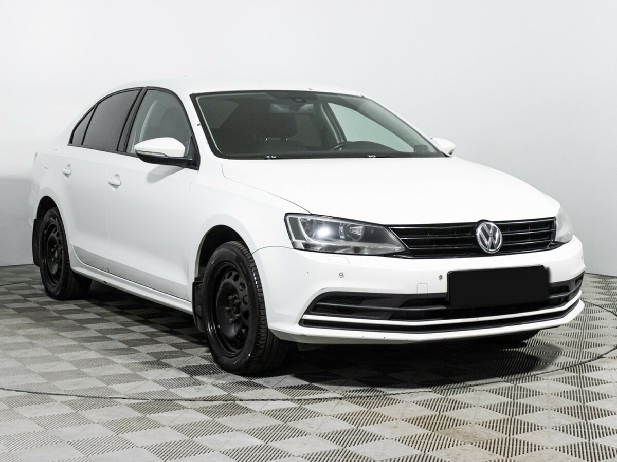 Volkswagen Jetta с пробегом — 2016 год. Фото: #2