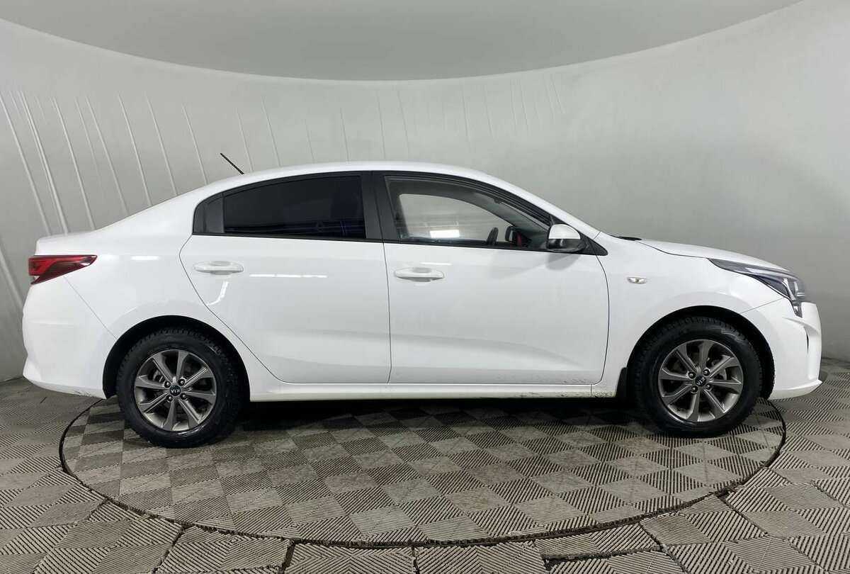 Kia Rio с пробегом — 2021 год. Фото: #3