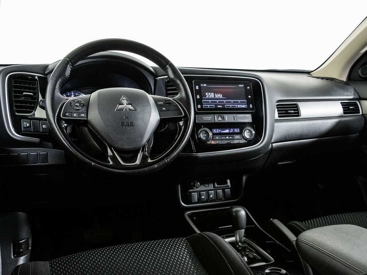 Mitsubishi Outlander с пробегом — 2018 год. Фото: #10