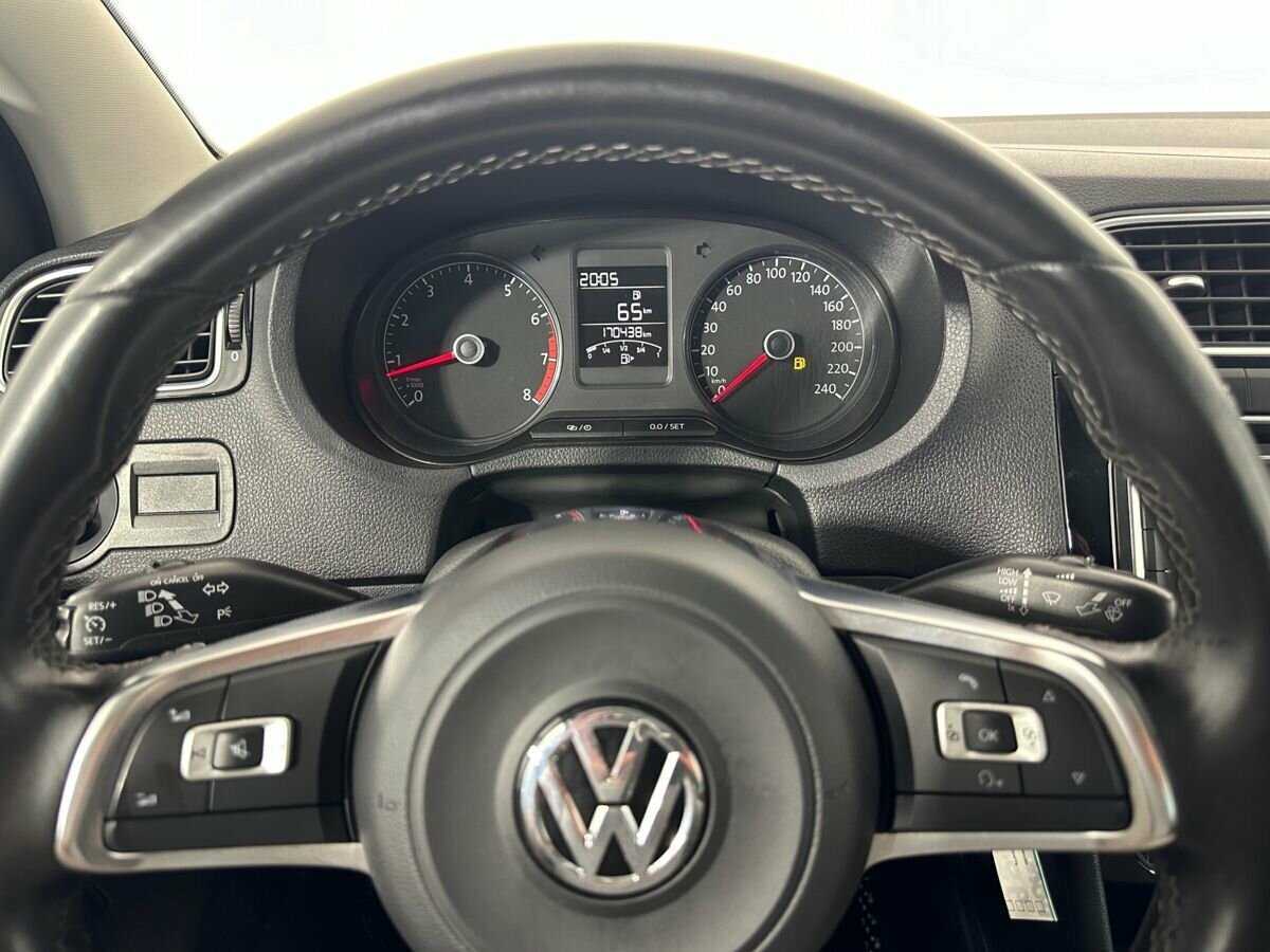 Volkswagen Polo с пробегом — 2018 год. Фото: #10