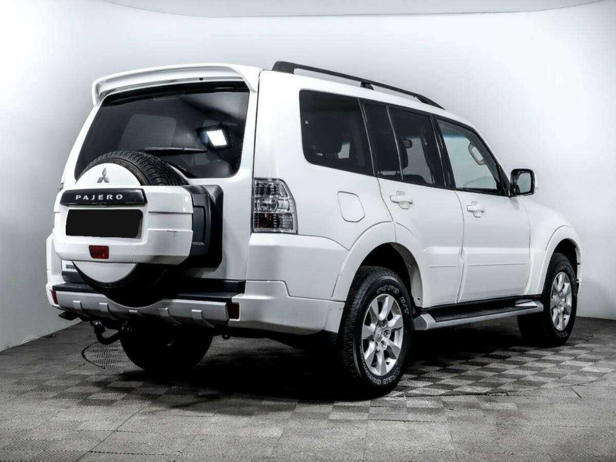 Mitsubishi Pajero с пробегом — 2014 год. Фото: #3