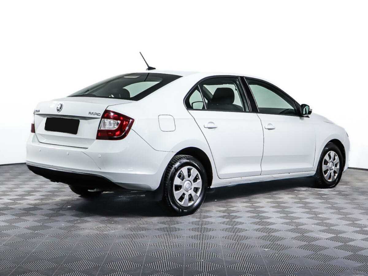 Skoda Rapid с пробегом — 2017 год. Фото: #4