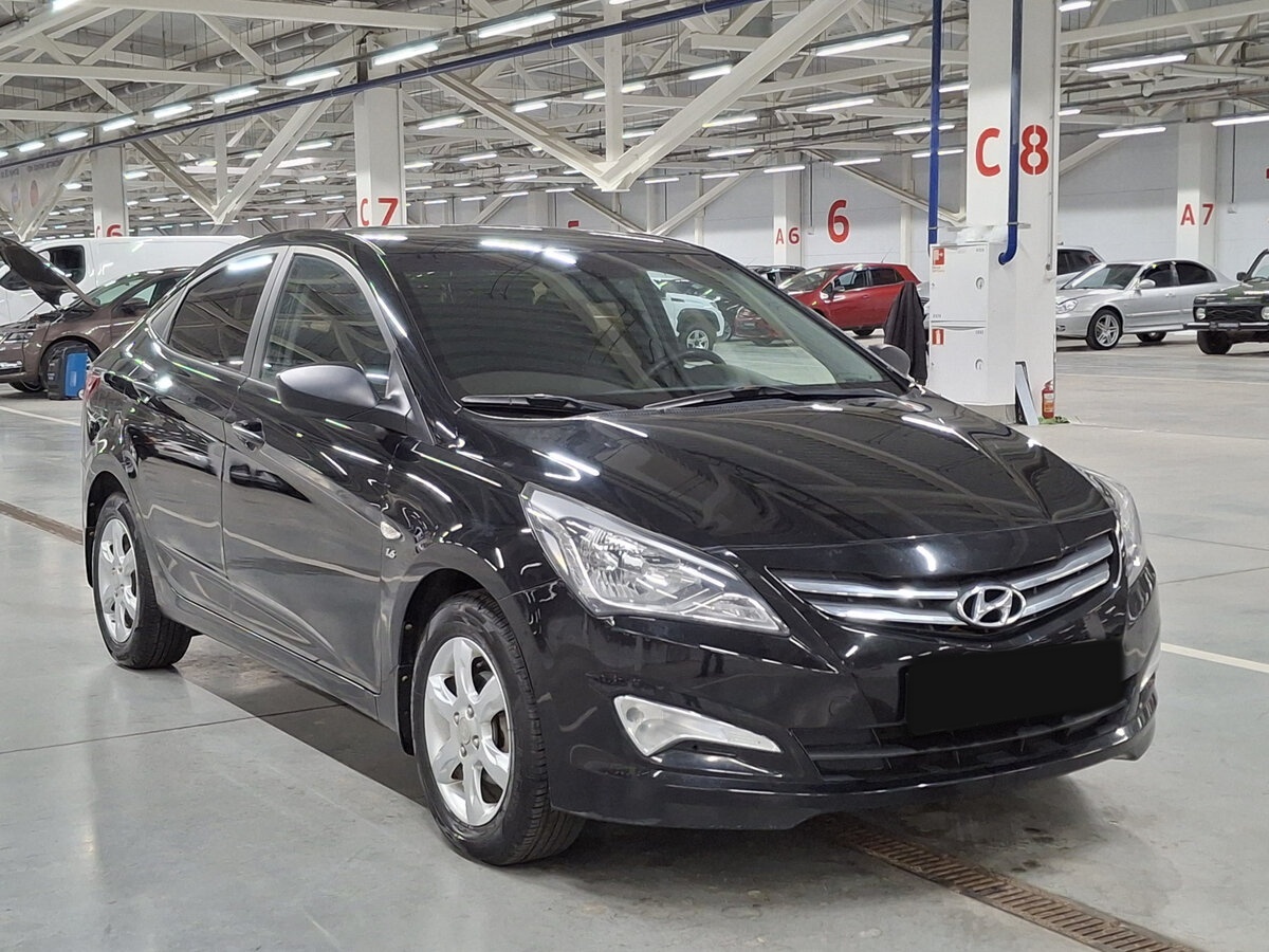 Hyundai Solaris с пробегом — 2015 год. Фото: #2