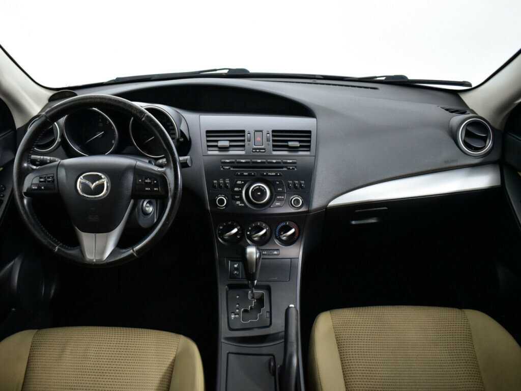 Mazda 3 с пробегом — 2012 год. Фото: #11
