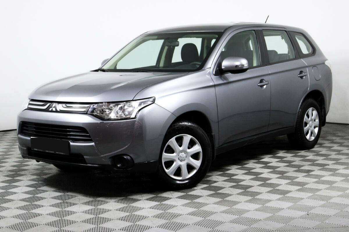 Mitsubishi Outlander с пробегом — 2012 год. Фото: #0