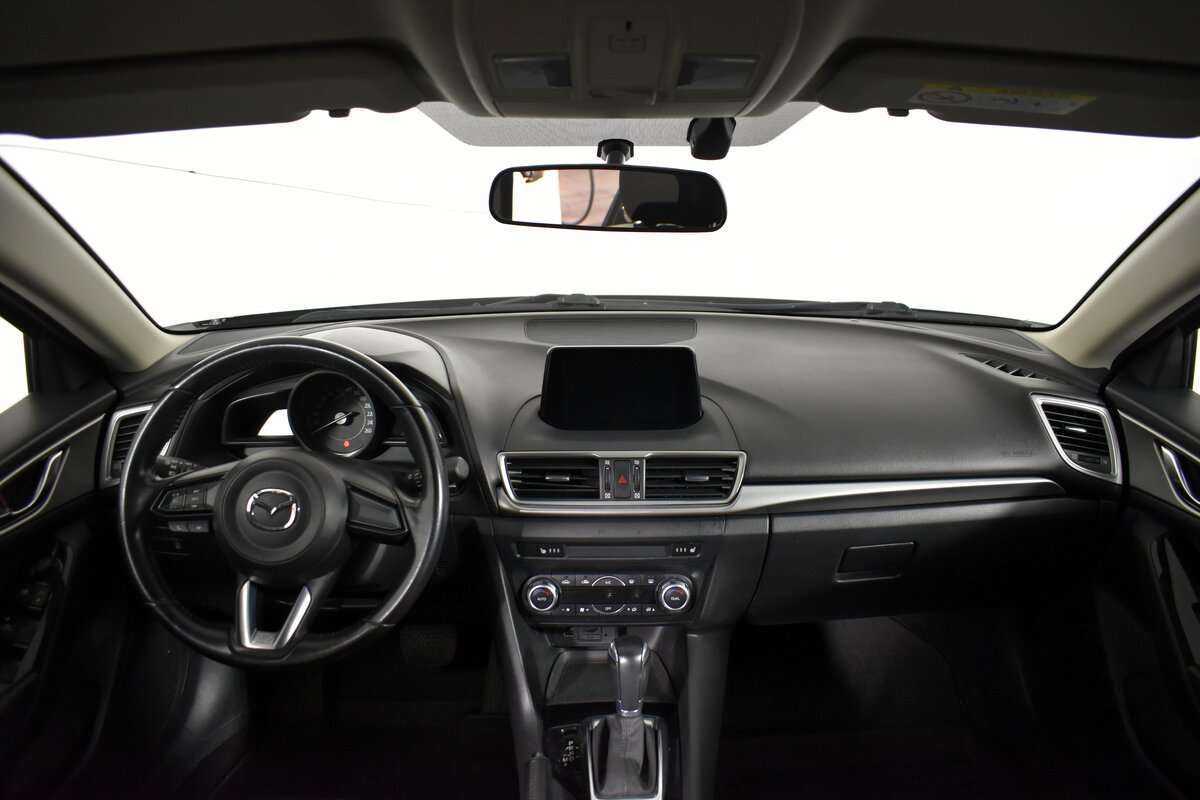 Mazda 3 с пробегом — 2017 год. Фото: #11