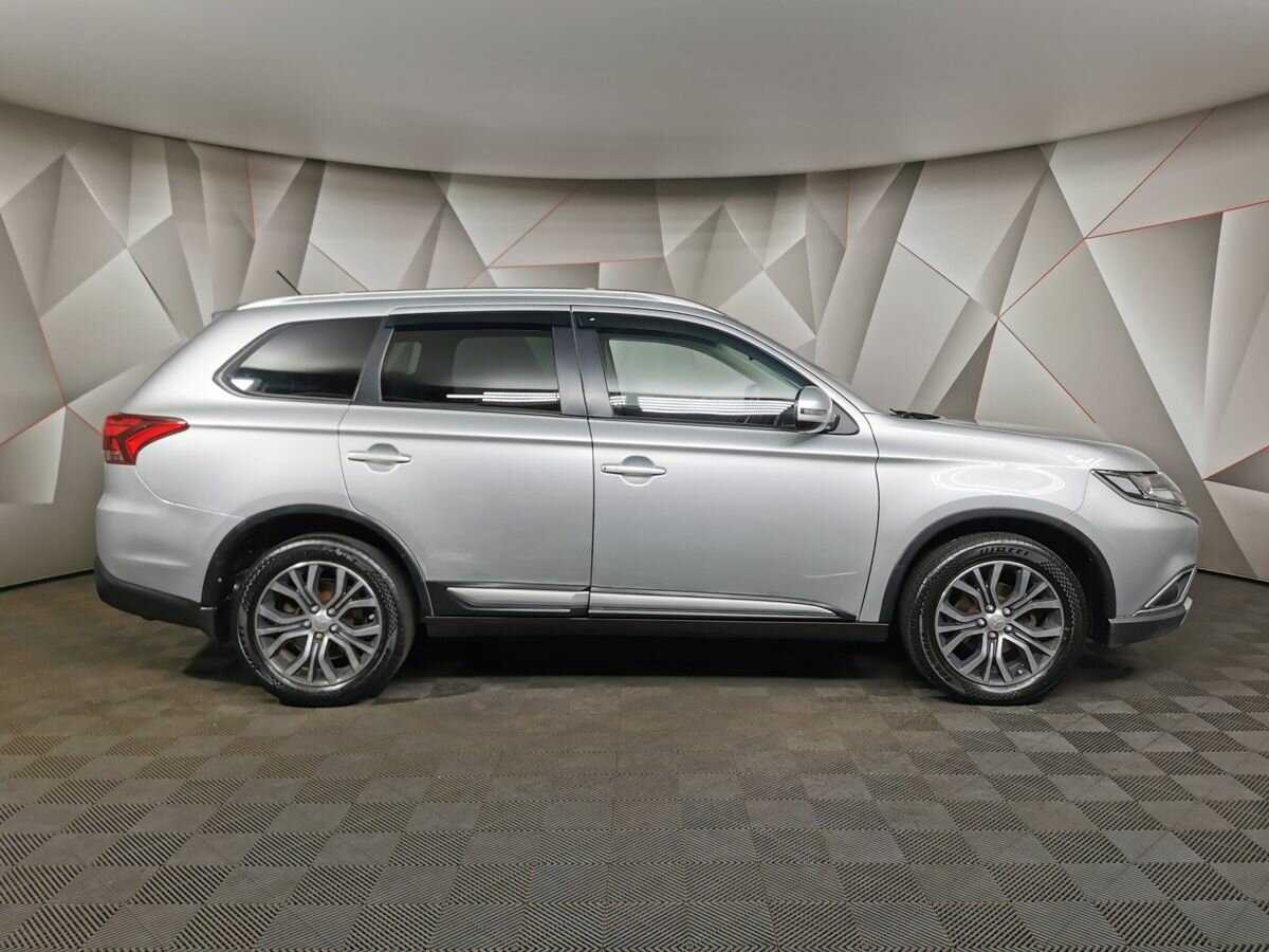 Mitsubishi Outlander с пробегом — 2016 год. Фото: #5