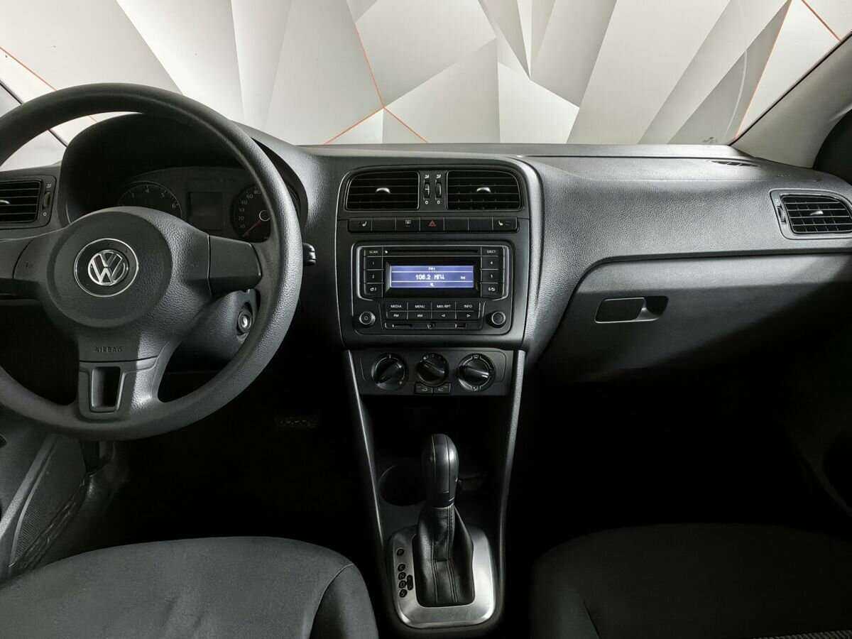 Volkswagen Polo с пробегом — 2013 год. Фото: #10