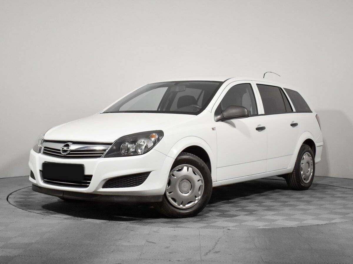 Opel Astra с пробегом — 2013 год. Посмотреть фото