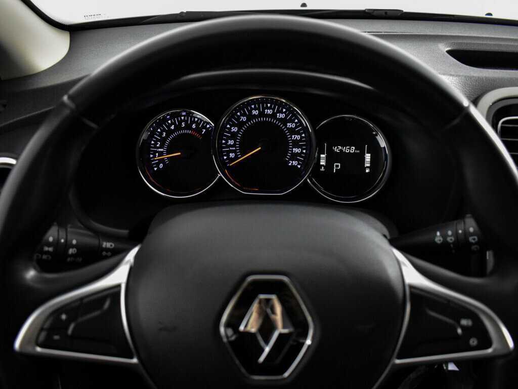 Renault Sandero с пробегом — 2019 год. Фото: #14