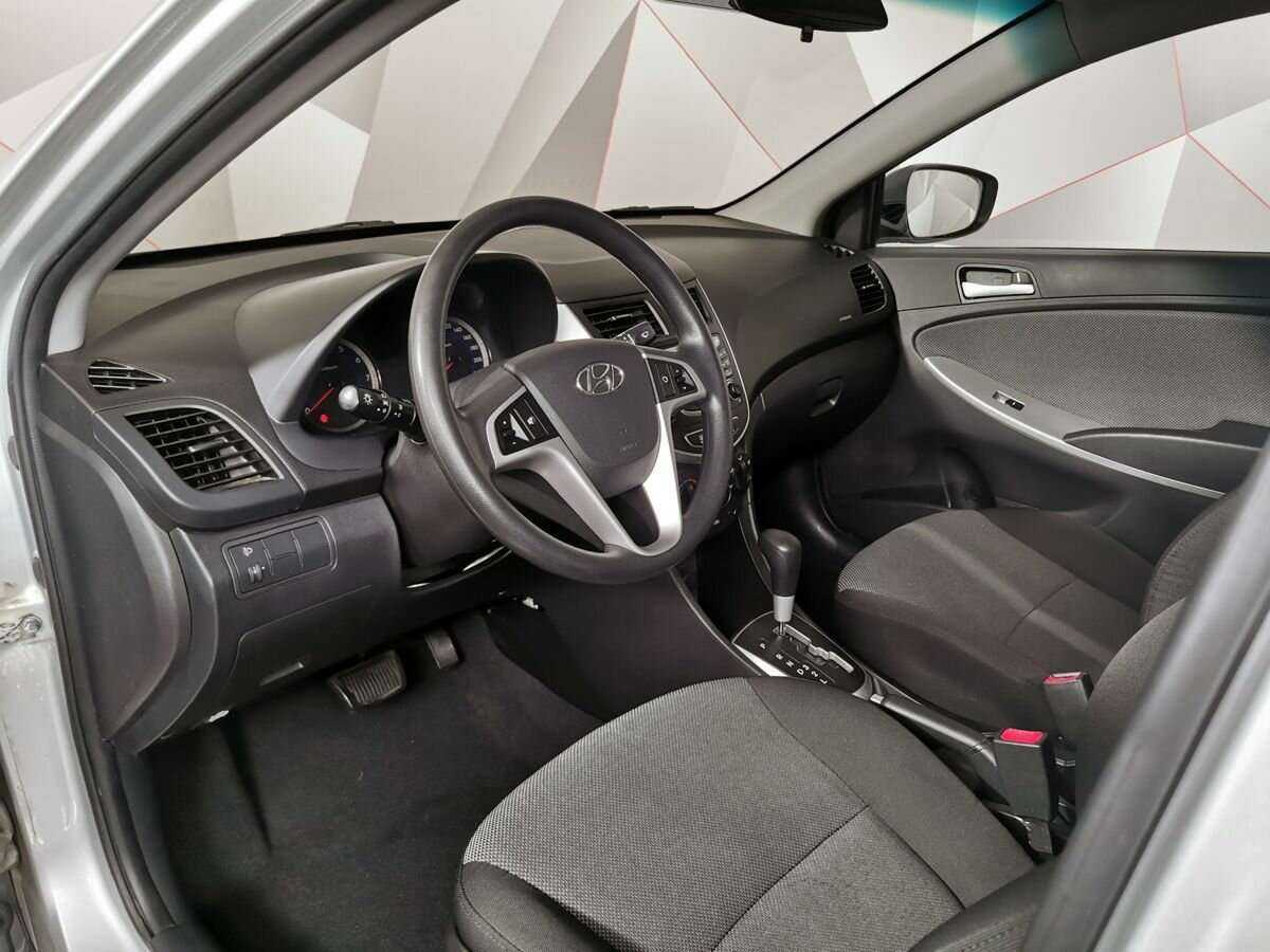 Hyundai Solaris с пробегом — 2014 год. Фото: #14