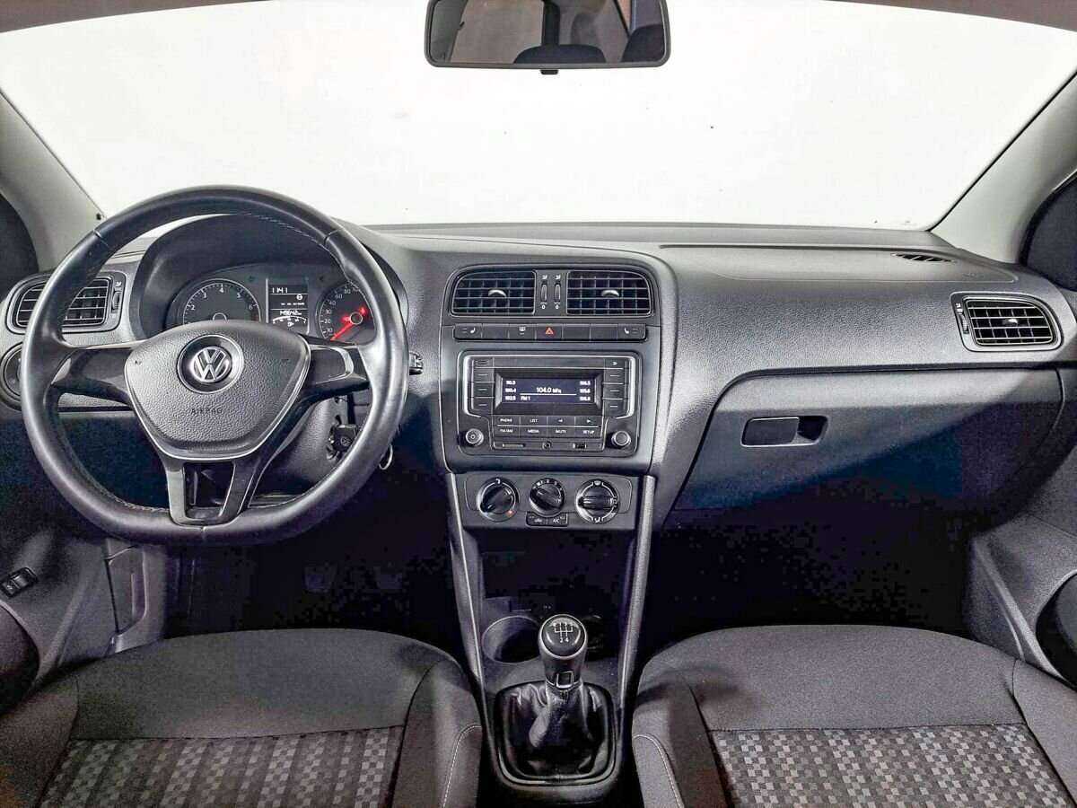 Volkswagen Polo с пробегом — 2018 год. Фото: #10