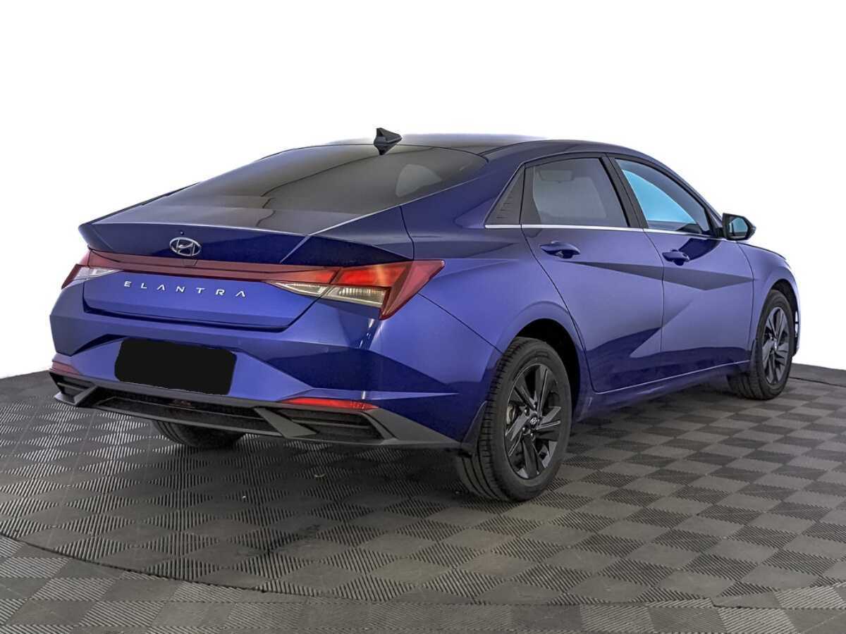 Hyundai Elantra с пробегом — 2021 год. Фото: #4