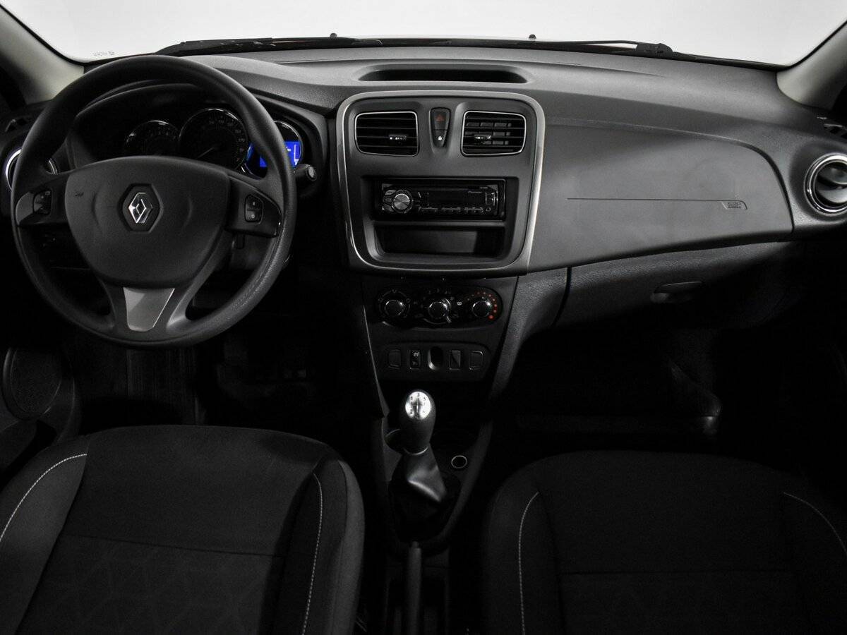 Renault Sandero с пробегом — 2014 год. Фото: #11