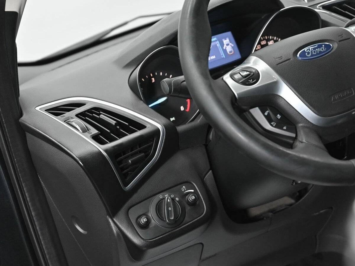 Ford Kuga с пробегом — 2014 год. Фото: #7