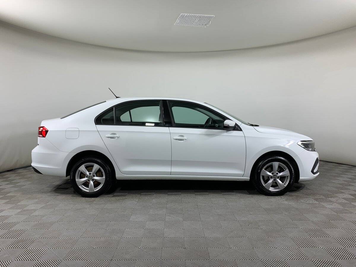 Volkswagen Polo с пробегом — 2021 год. Фото: #3