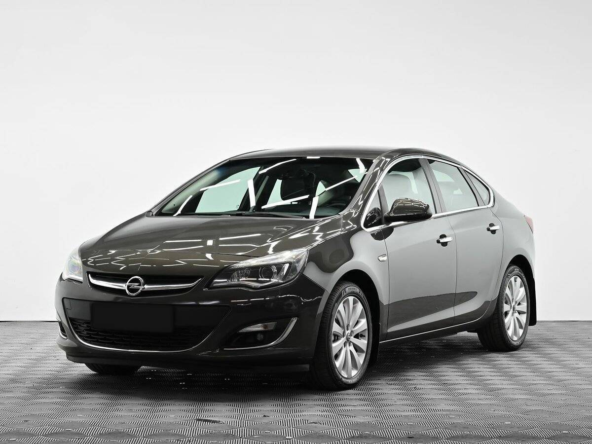 Opel Astra с пробегом — 2013 год. Посмотреть фото