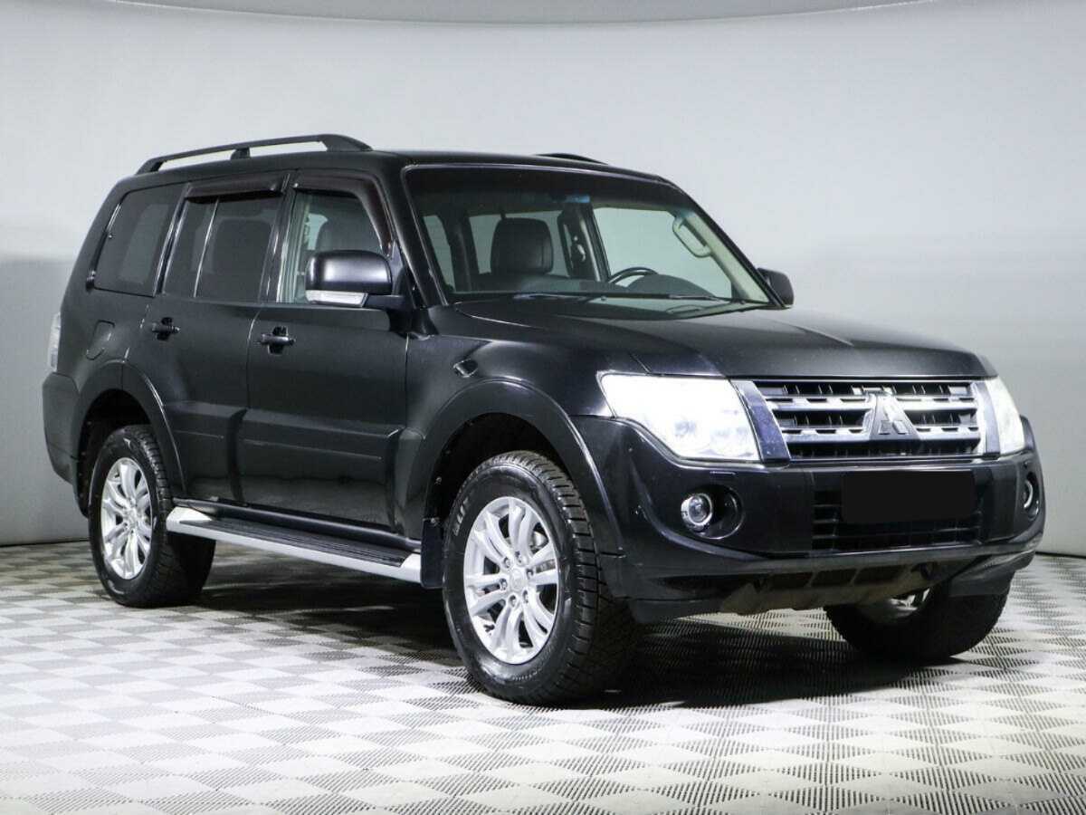 Mitsubishi Pajero с пробегом — 2012 год. Фото: #2