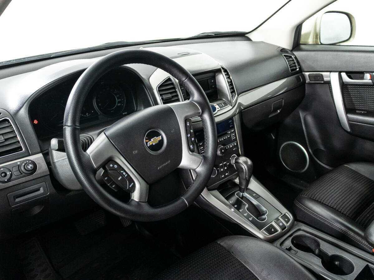 Chevrolet Captiva с пробегом — 2012 год. Фото: #10