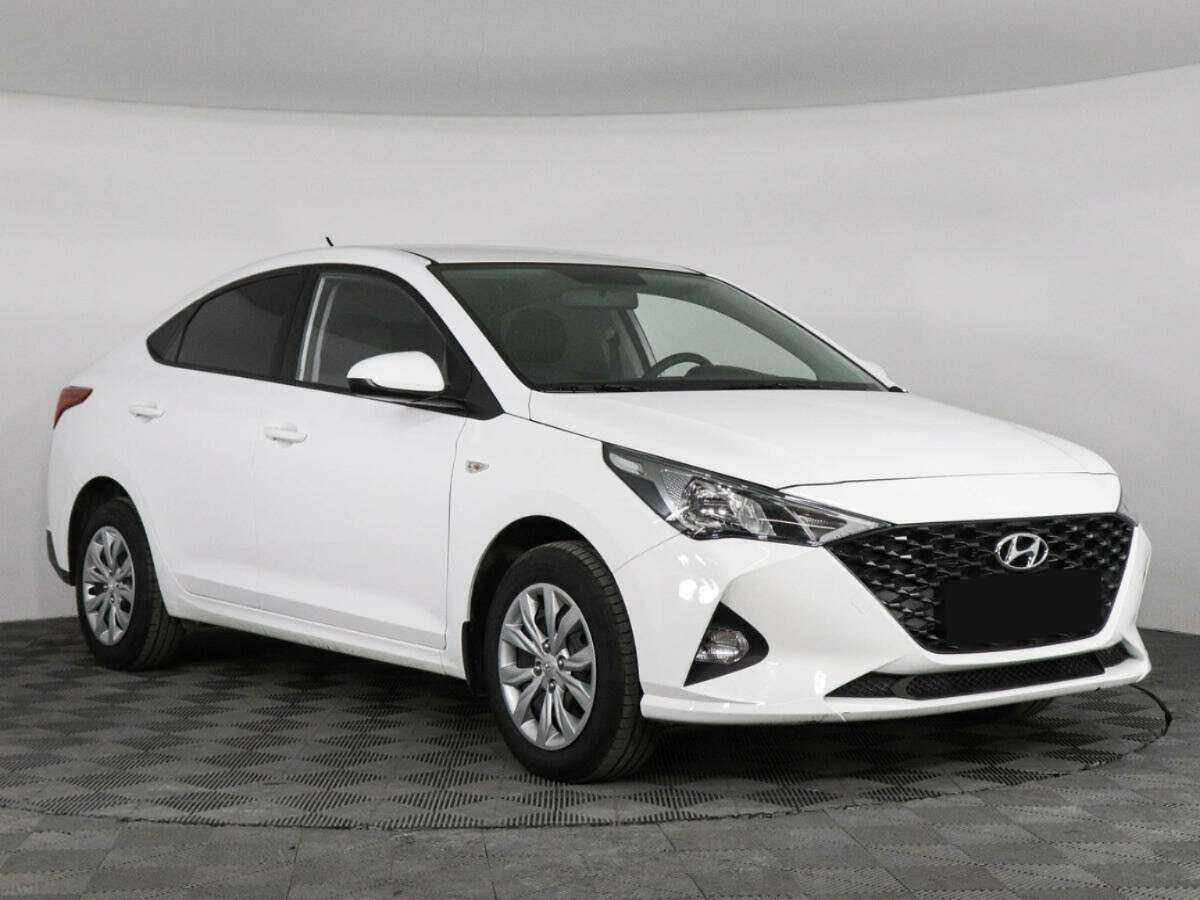 Hyundai Solaris с пробегом — 2022 год. Фото: #2