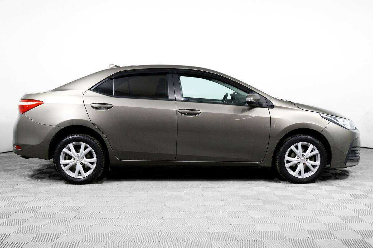 Toyota Corolla с пробегом — 2017 год. Фото: #3