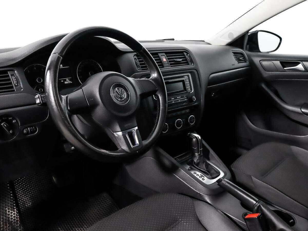 Volkswagen Jetta с пробегом — 2014 год. Фото: #8