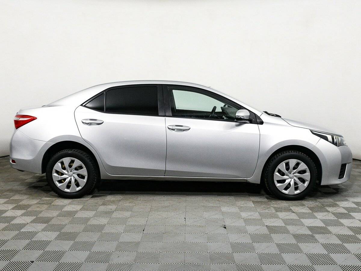 Toyota Corolla с пробегом — 2015 год. Фото: #3