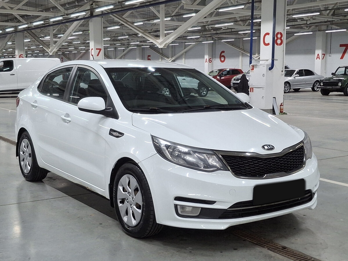 Kia Rio с пробегом — 2015 год. Фото: #2