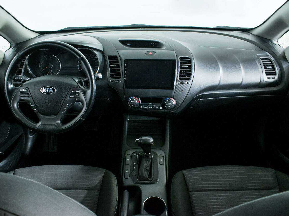 Kia Cerato с пробегом — 2015 год. Фото: #11