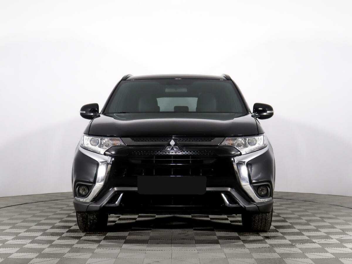 Mitsubishi Outlander с пробегом — 2020 год. Фото: #1