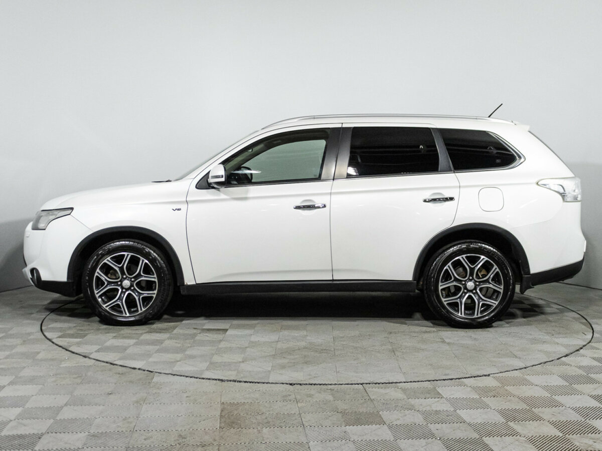 Mitsubishi Outlander с пробегом — 2014 год. Фото: #7