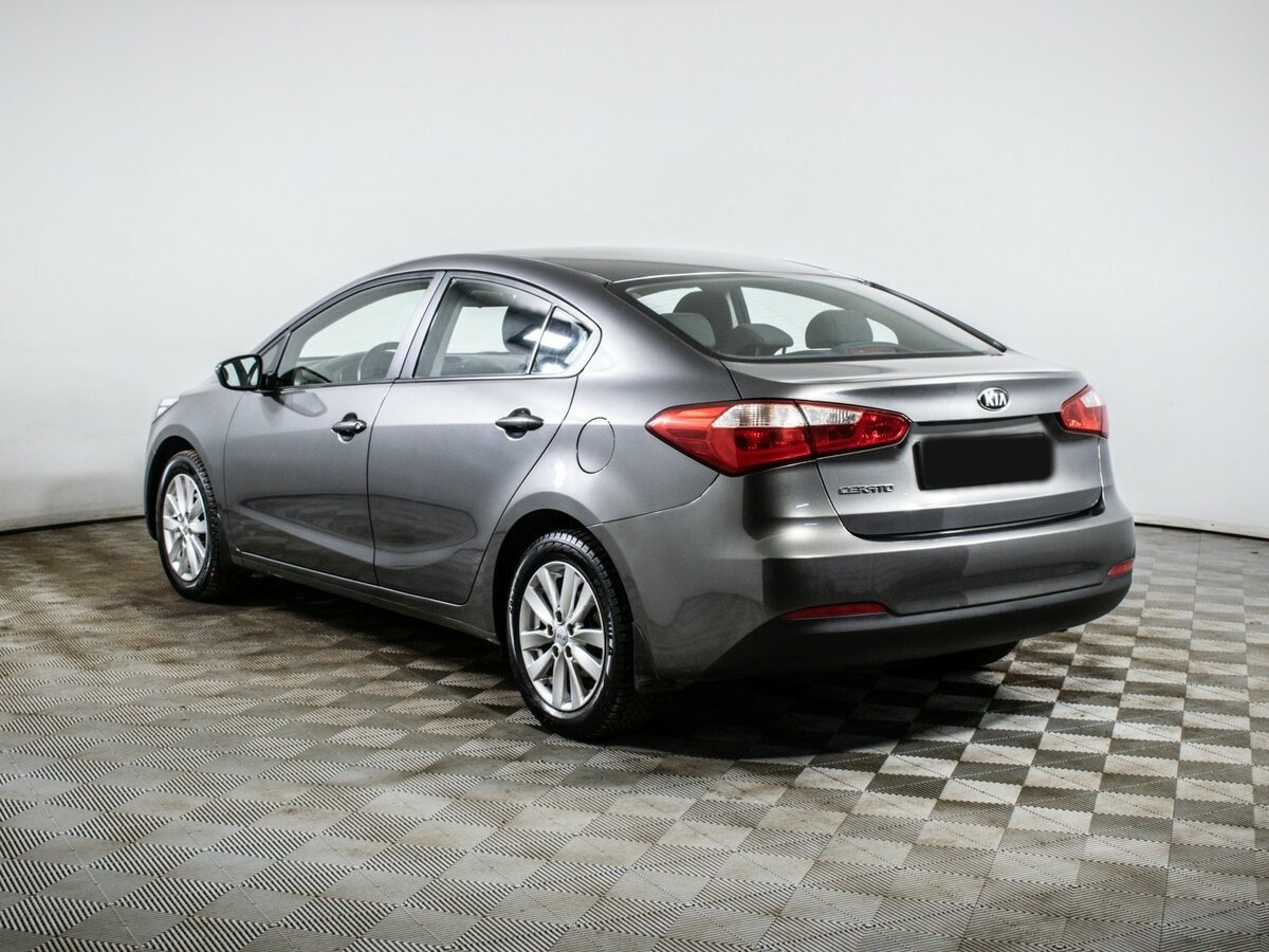 Kia Cerato с пробегом — 2015 год. Фото: #5