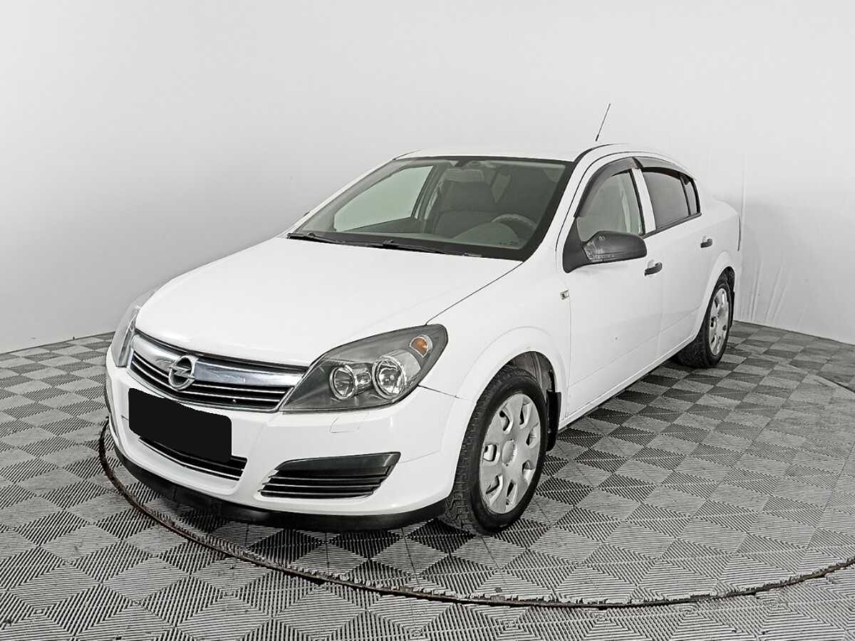 Opel Astra с пробегом — 2013 год. Посмотреть фото