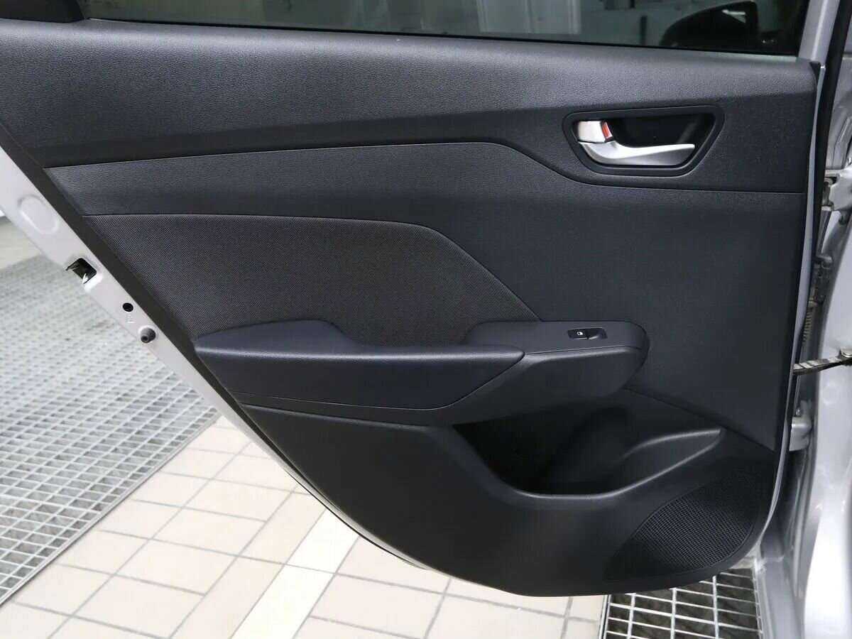 Hyundai Solaris с пробегом — 2021 год. Фото: #10