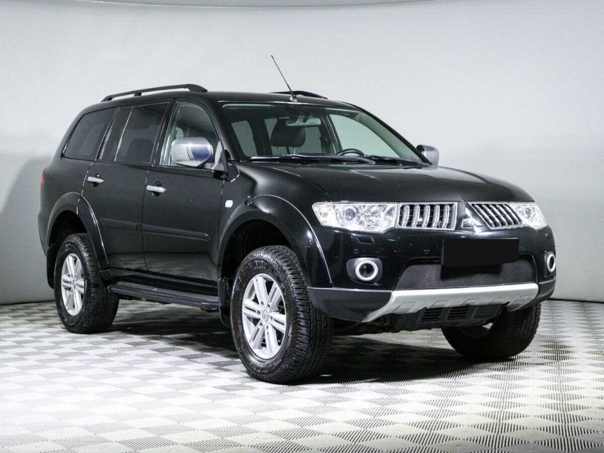 Mitsubishi Pajero Sport с пробегом — 2012 год. Фото: #2
