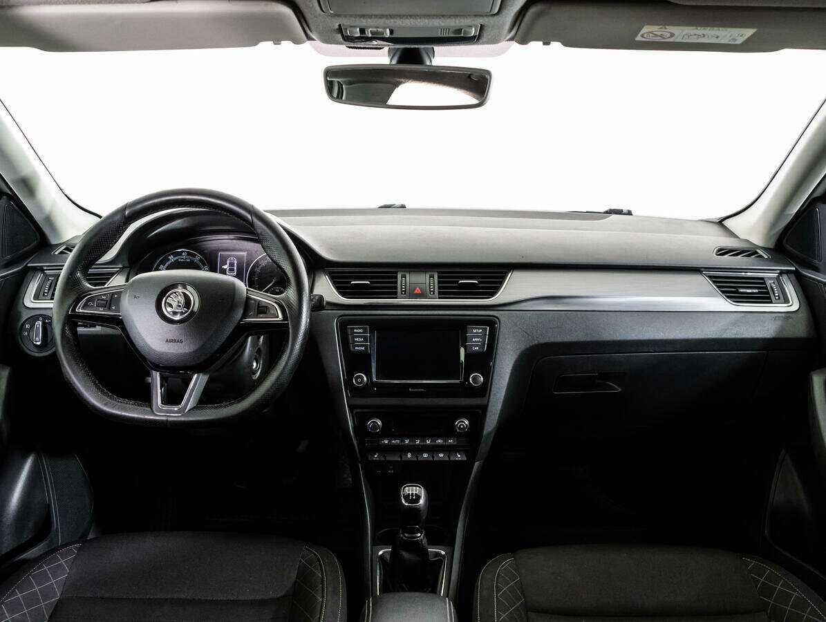 Skoda Rapid с пробегом — 2017 год. Фото: #7