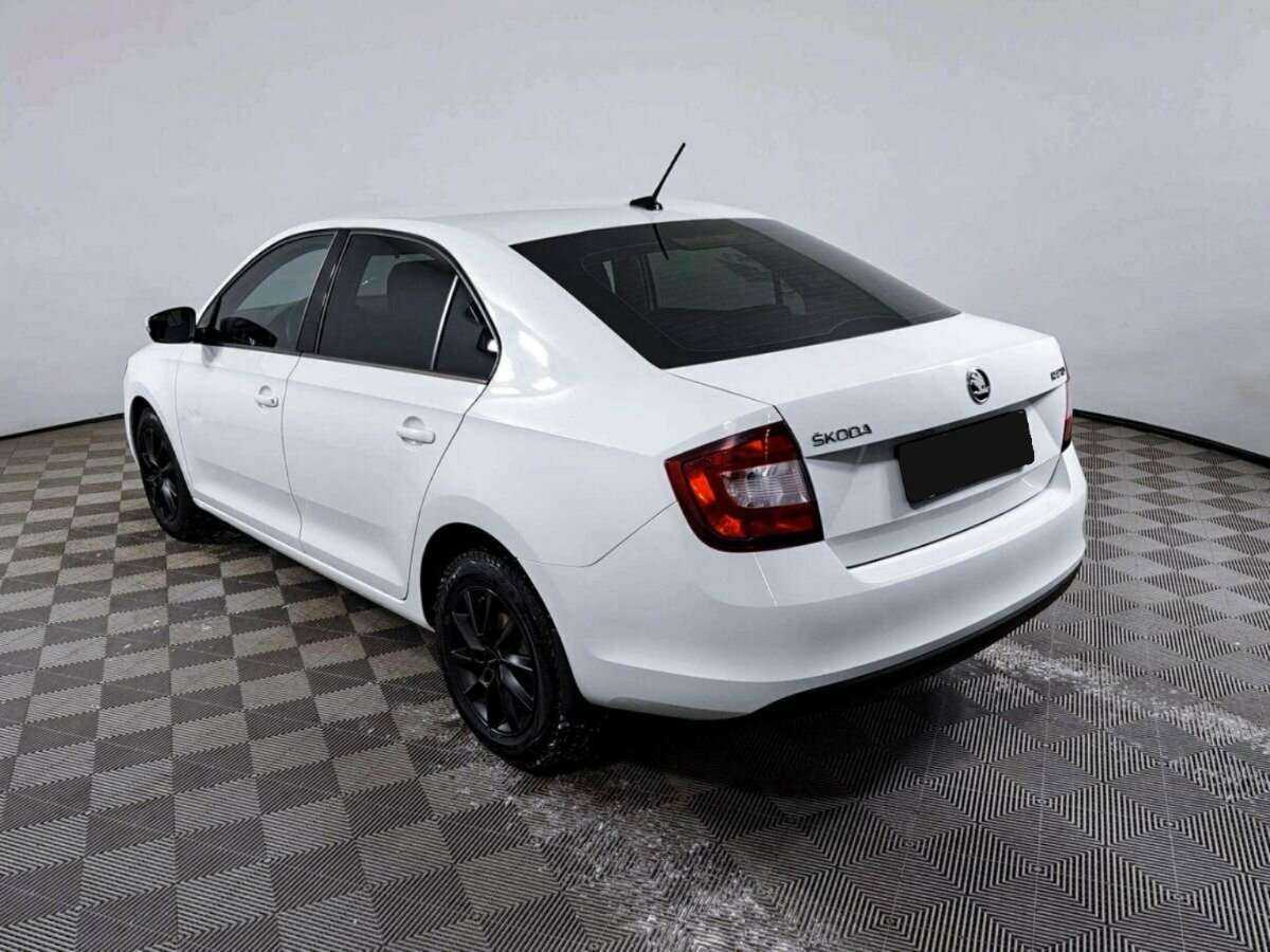 Skoda Rapid с пробегом — 2017 год. Фото: #6