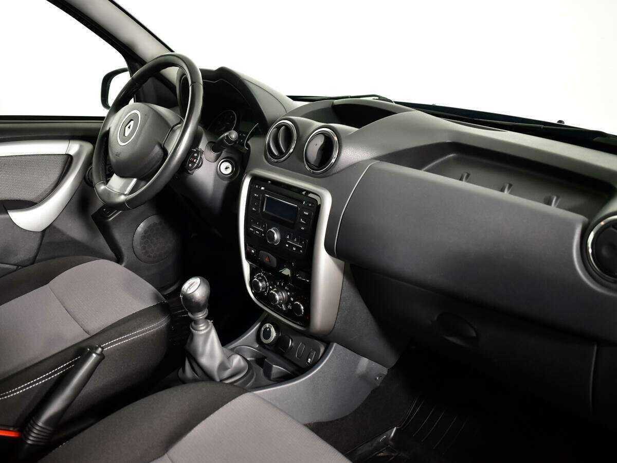 Renault Duster с пробегом — 2015 год. Фото: #8