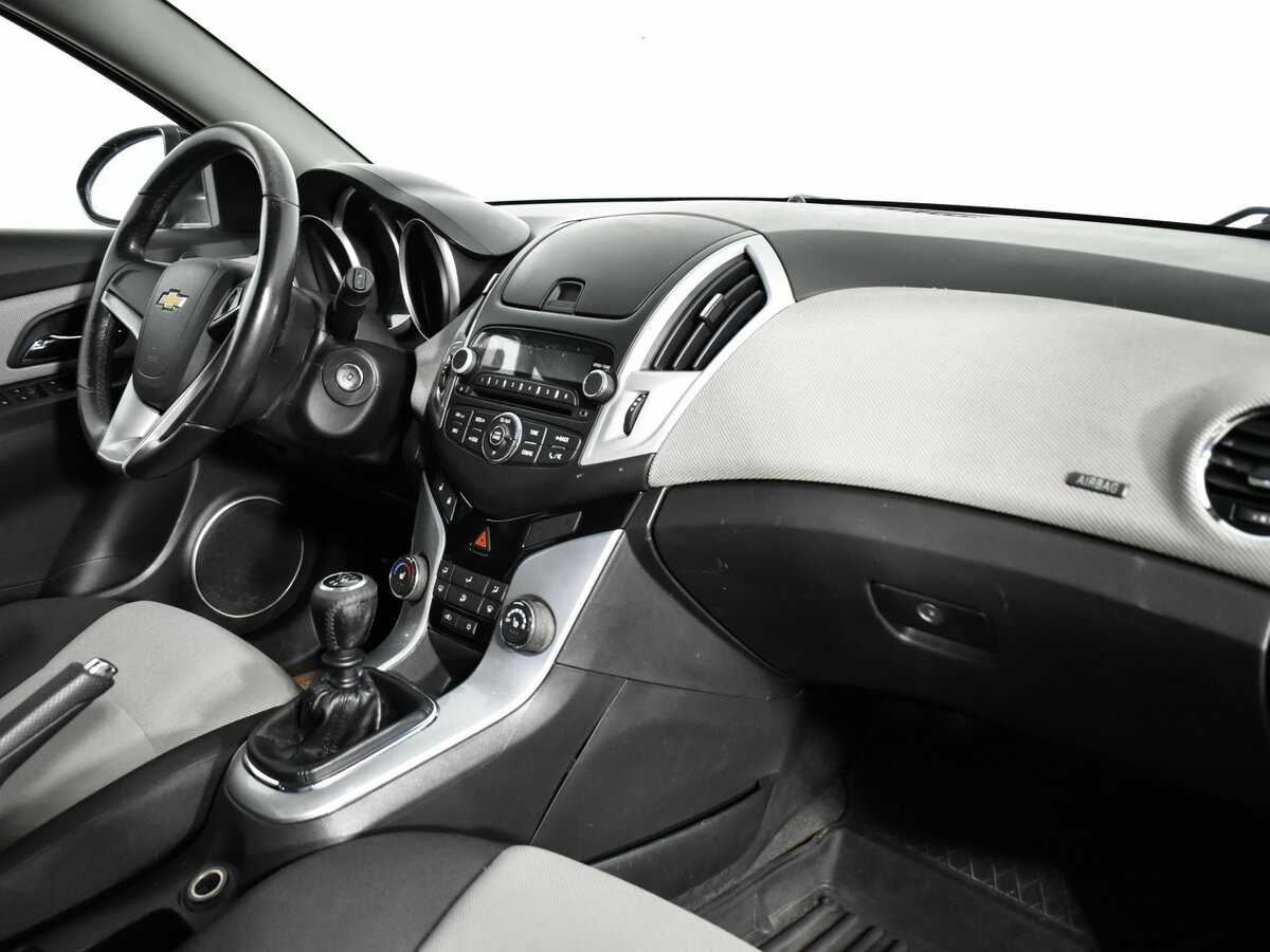 Chevrolet Cruze с пробегом — 2013 год. Фото: #8