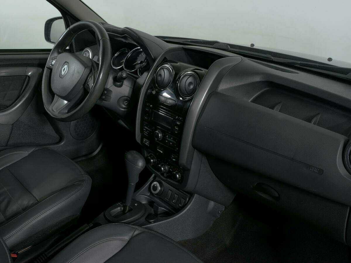 Renault Duster с пробегом — 2015 год. Фото: #8