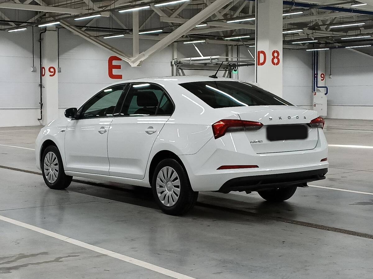 Skoda Rapid с пробегом — 2021 год. Фото: #6