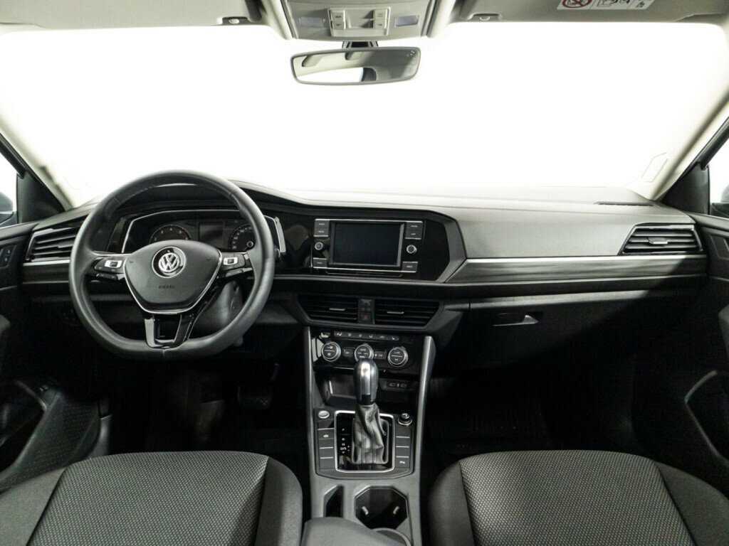 Volkswagen Jetta с пробегом — 2020 год. Фото: #12