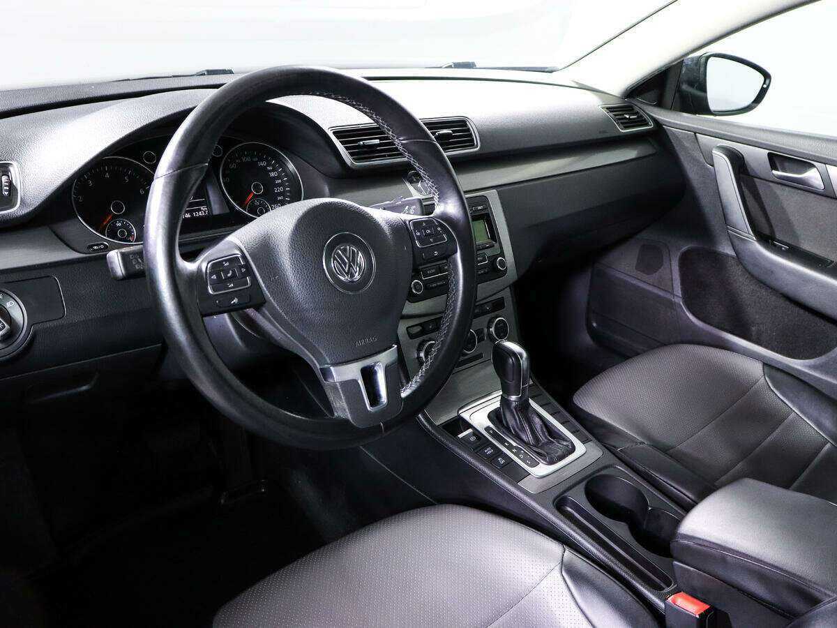 Volkswagen Passat с пробегом — 2014 год. Фото: #11
