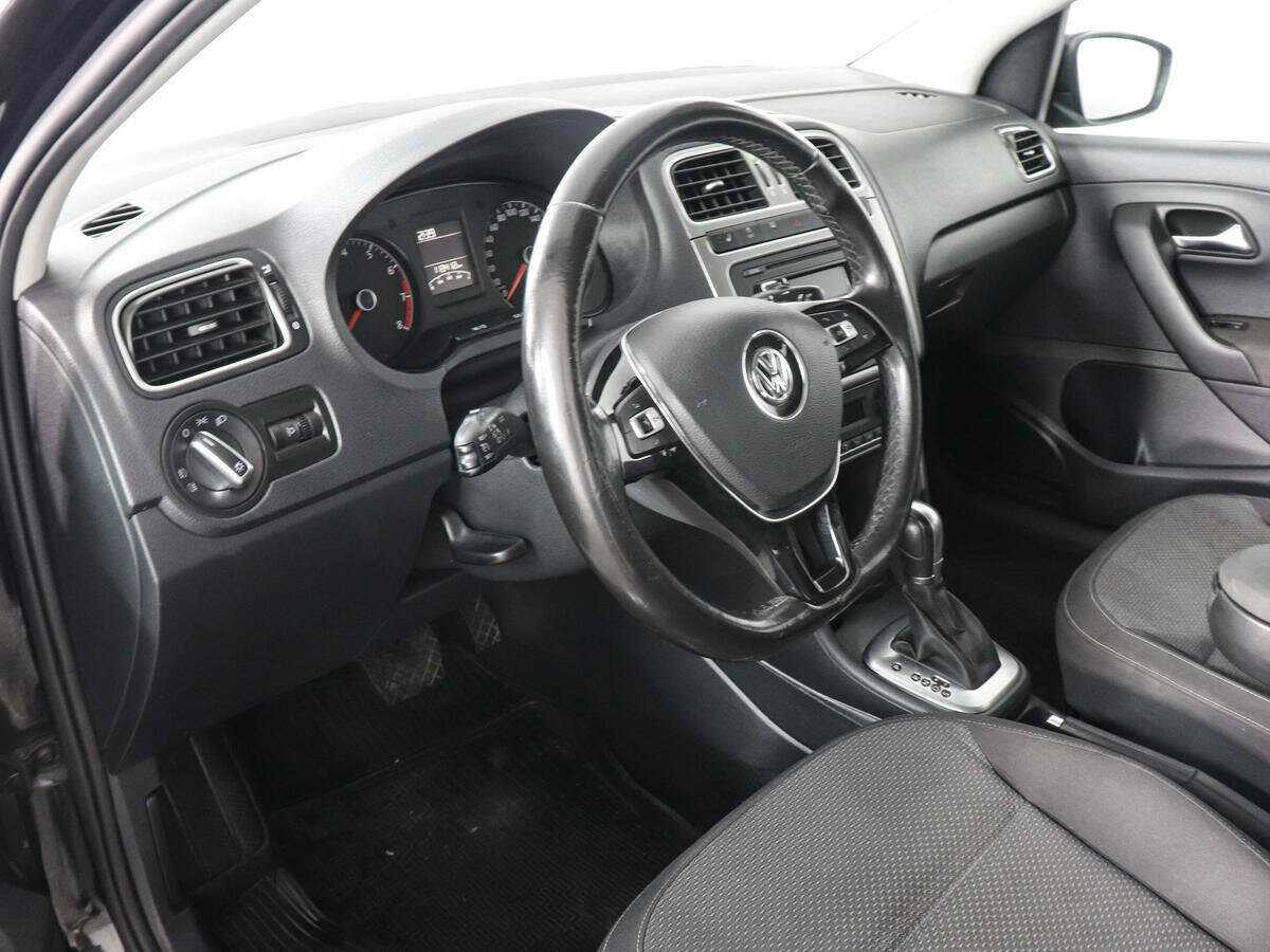 Volkswagen Polo с пробегом — 2017 год. Фото: #4