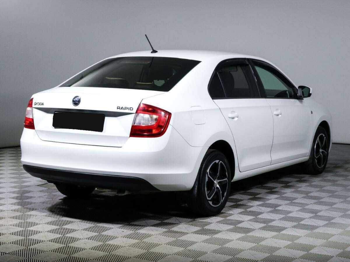 Skoda Rapid с пробегом — 2016 год. Фото: #3