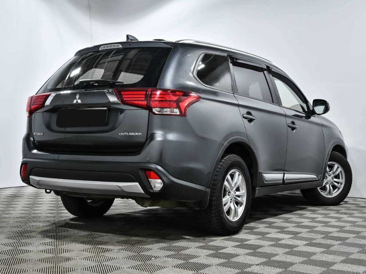 Mitsubishi Outlander с пробегом — 2018 год. Фото: #3