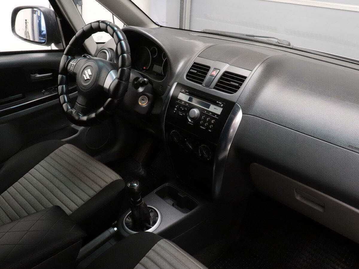Suzuki SX4 с пробегом — 2012 год. Фото: #6